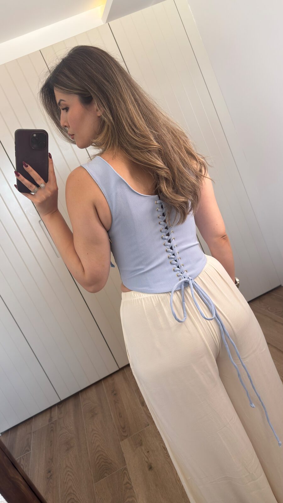 Eloise Mavi Korse